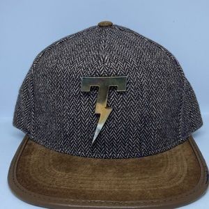 Metal logo Strap back hat